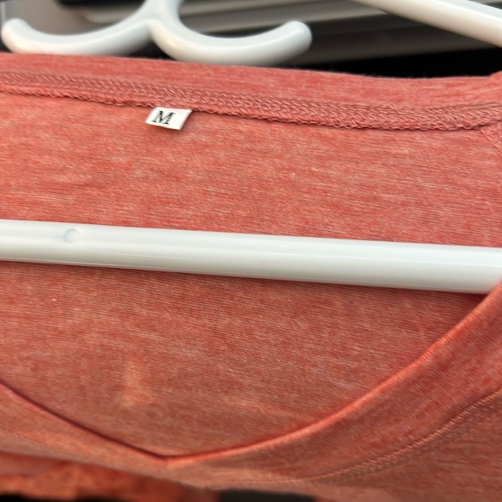 Thin long sleeve sweater size Mefium